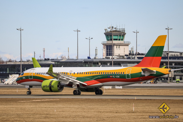Airbus A220-300